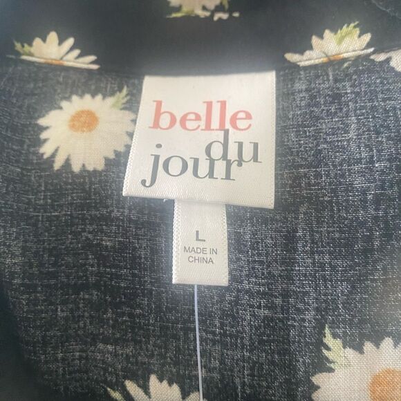 NWT Belle Du Jour black floral cap sleeve button down blouse Large - Picture 7 of 10